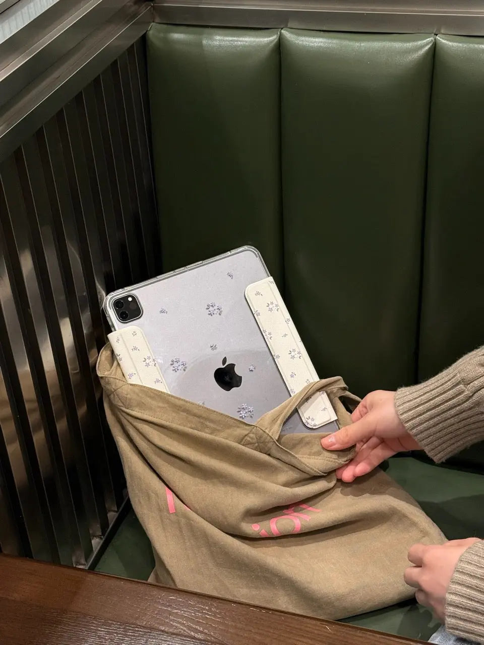 Petal Bloom Magnetic Detachable iPad Case ChicChoi