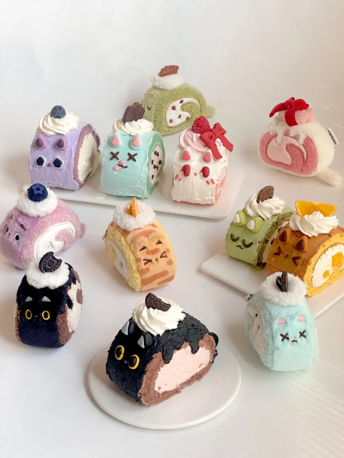 Original Plush Creamy Kitty Cake Rolls Charm - ChicChoi