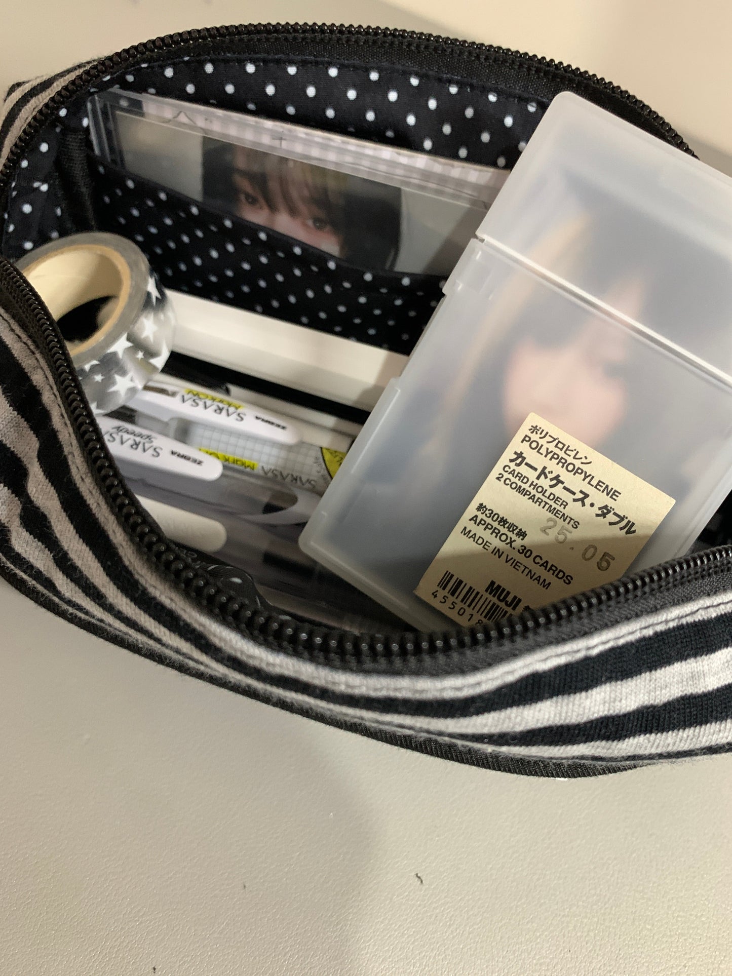 Mousse Cloud Pencil Case – Soft & Spacious Handheld Pouch