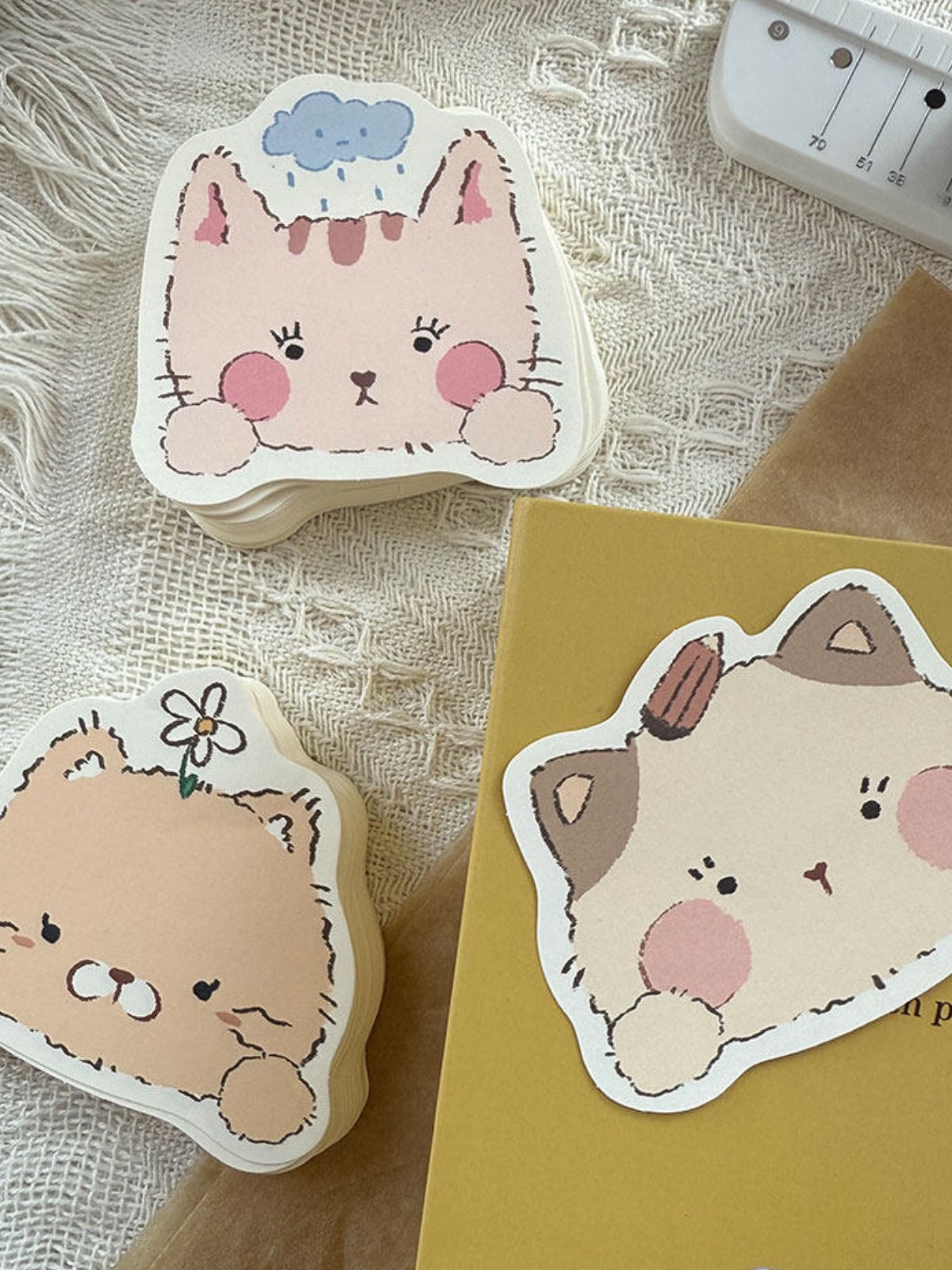 Hahaha Club Original Die-Cut Kitten Memo Pad