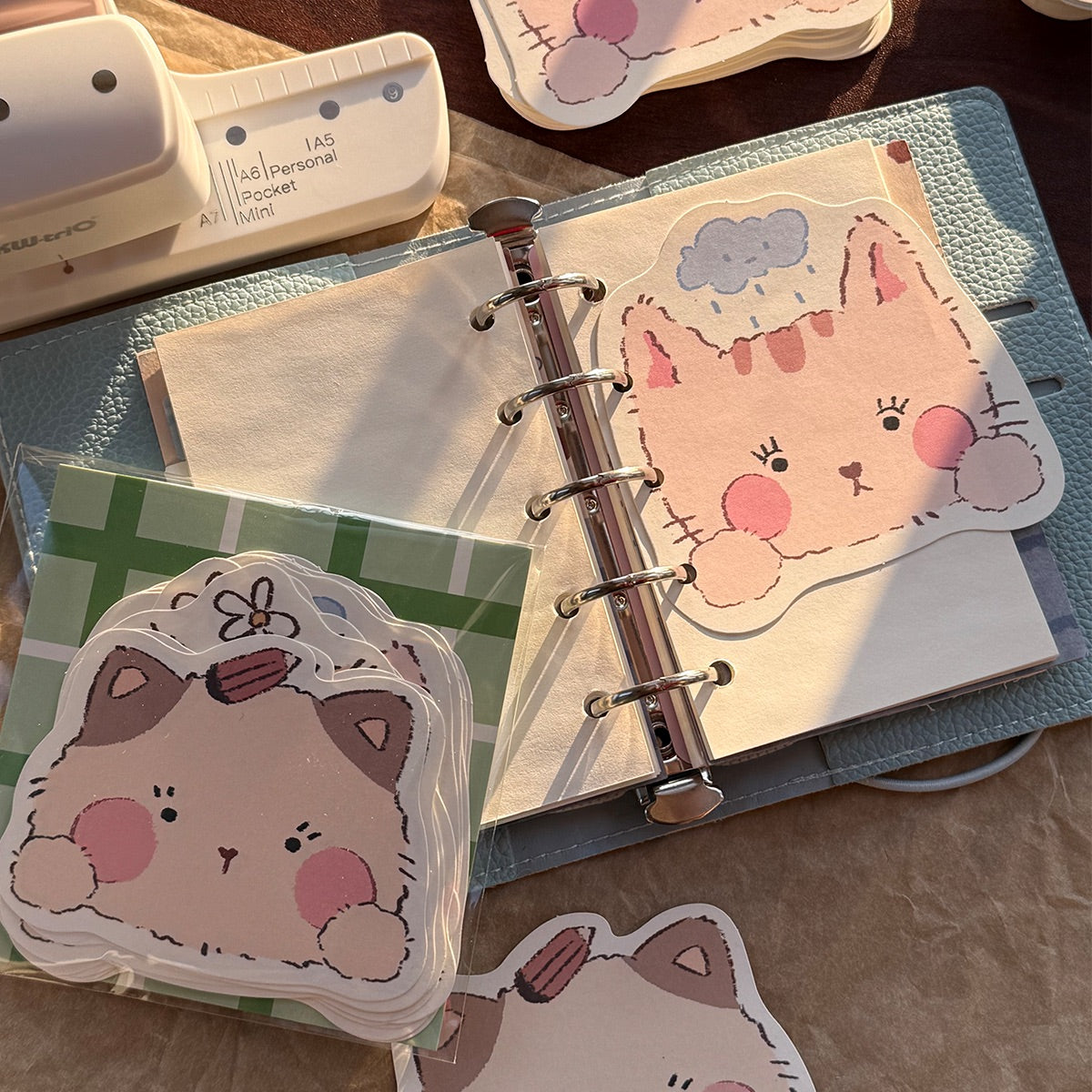 Hahaha Club Original Die-Cut Kitten Memo Pad